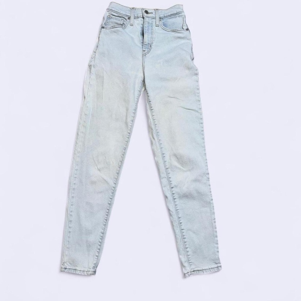 Levi’s High Waisted Taper Jeans Size 24 Light Wash Denim